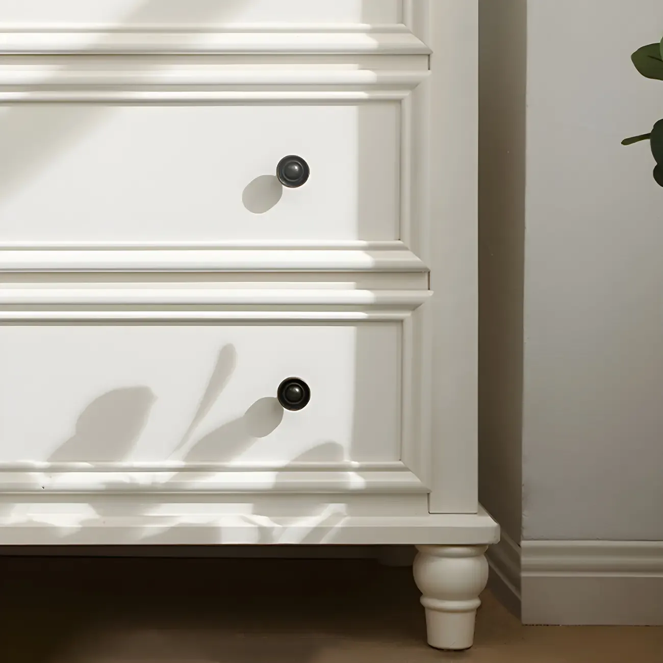 Classic White Wooden Dresser with 5-Drawers