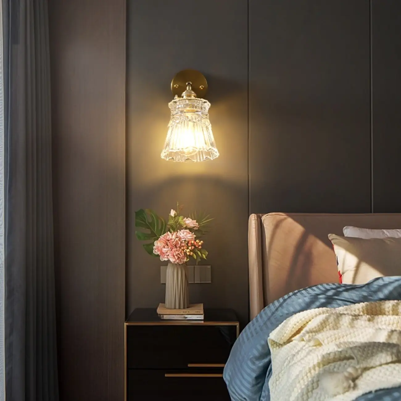 Art Deco Gold Transparent Glass Wall Sconce