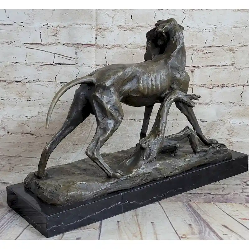 Hot Cast Bronze Sculpture Of Hunting Dog Retriever With Imitative Rabbit In Mouth