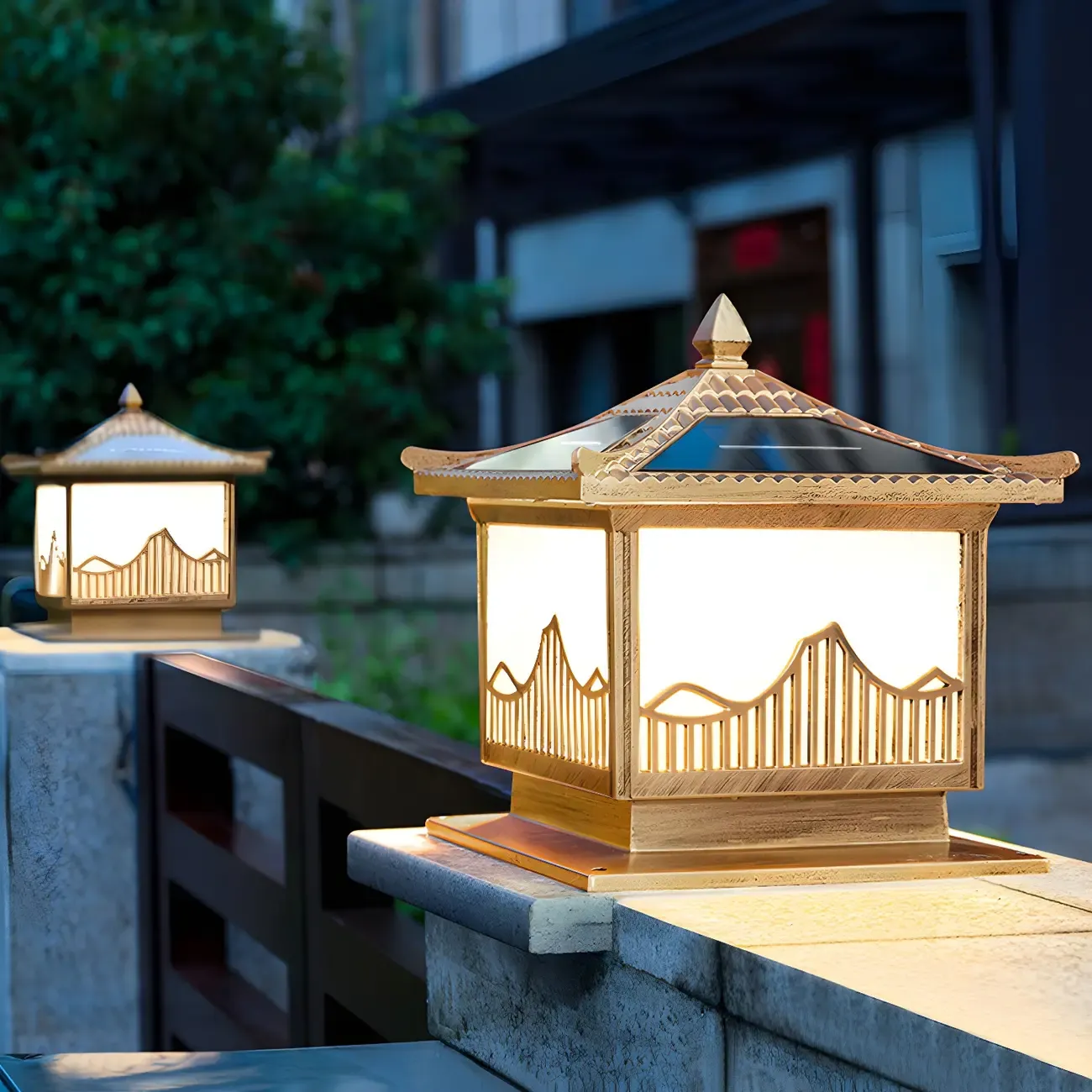 Traditional Bronze Home-Shape Solar Outdoor Post Lights