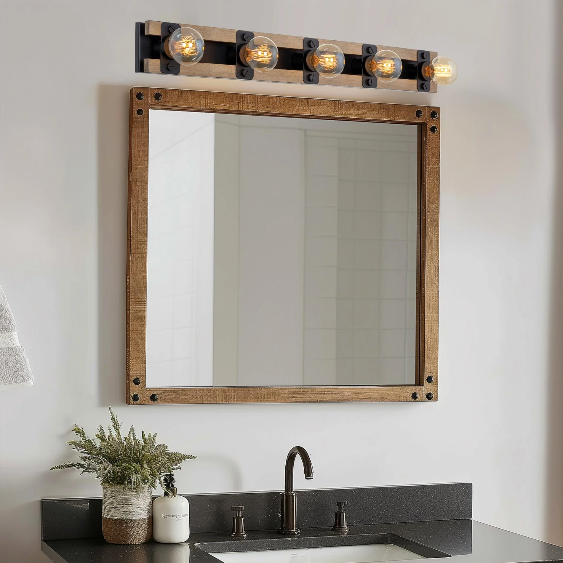 Hogan 36 5-Light Farmhouse Vanity / Bathroom Light Bar