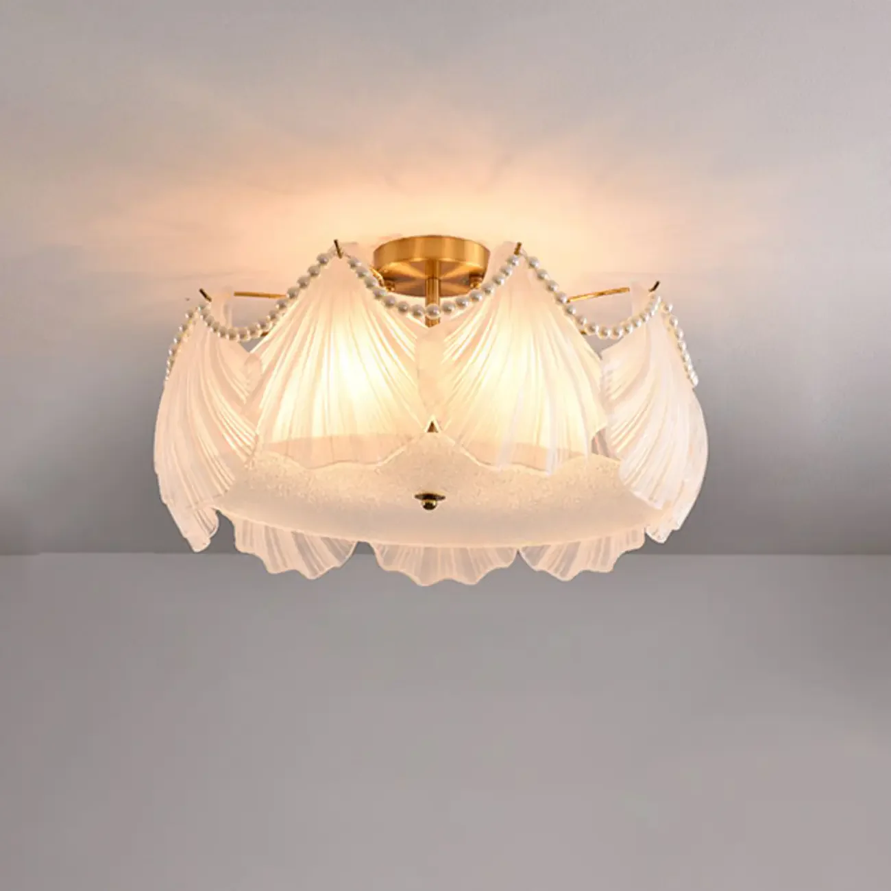 Luxury Living Room Ceiling Light with Glass Shell Shade