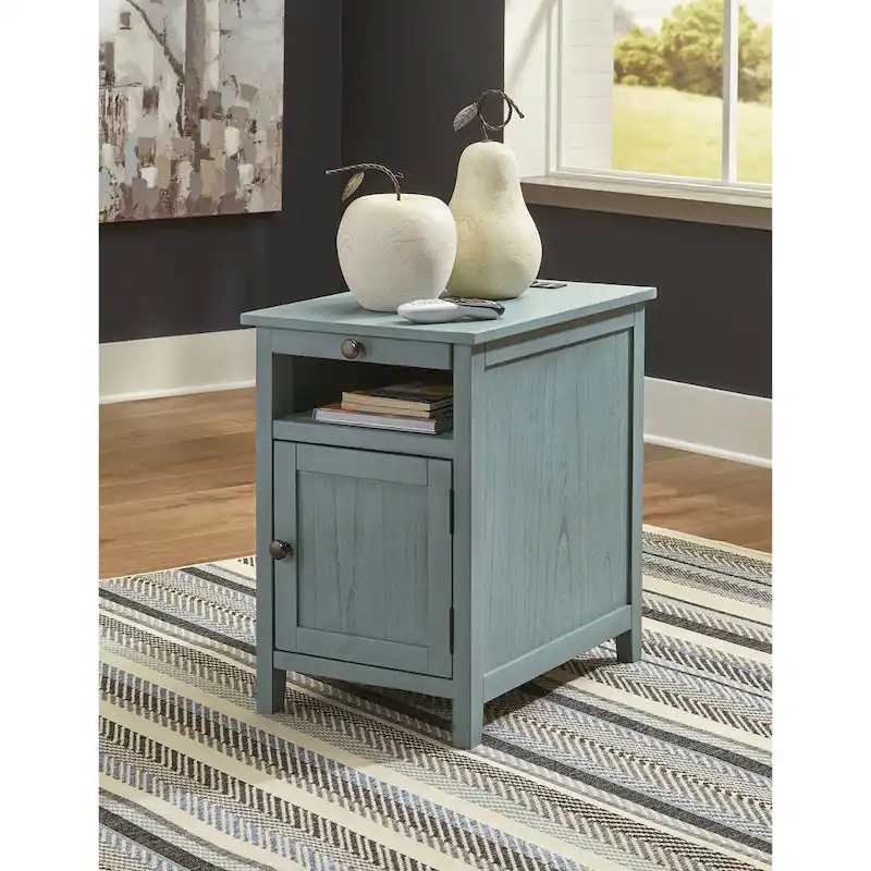Signature Design by Ashley Treytown Chairside End Table - 16W x 24D x 24H