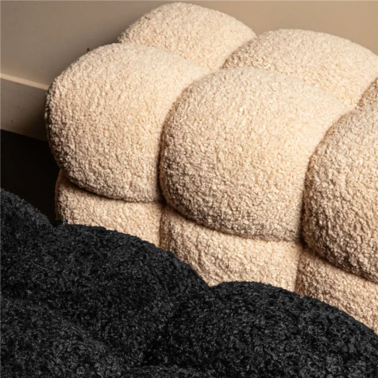 Modern Cloud-Shaped Boucle Upholstered Bedroom Bench