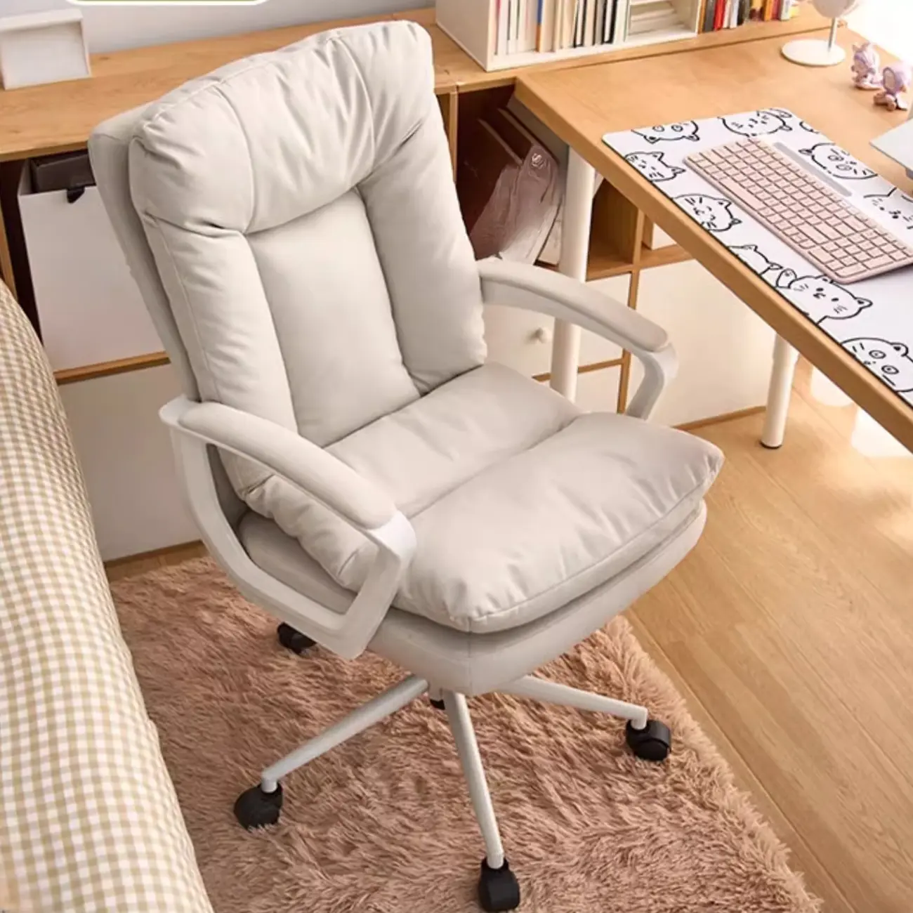 Trendy Cream Leather Padded Swivel Office Chair
