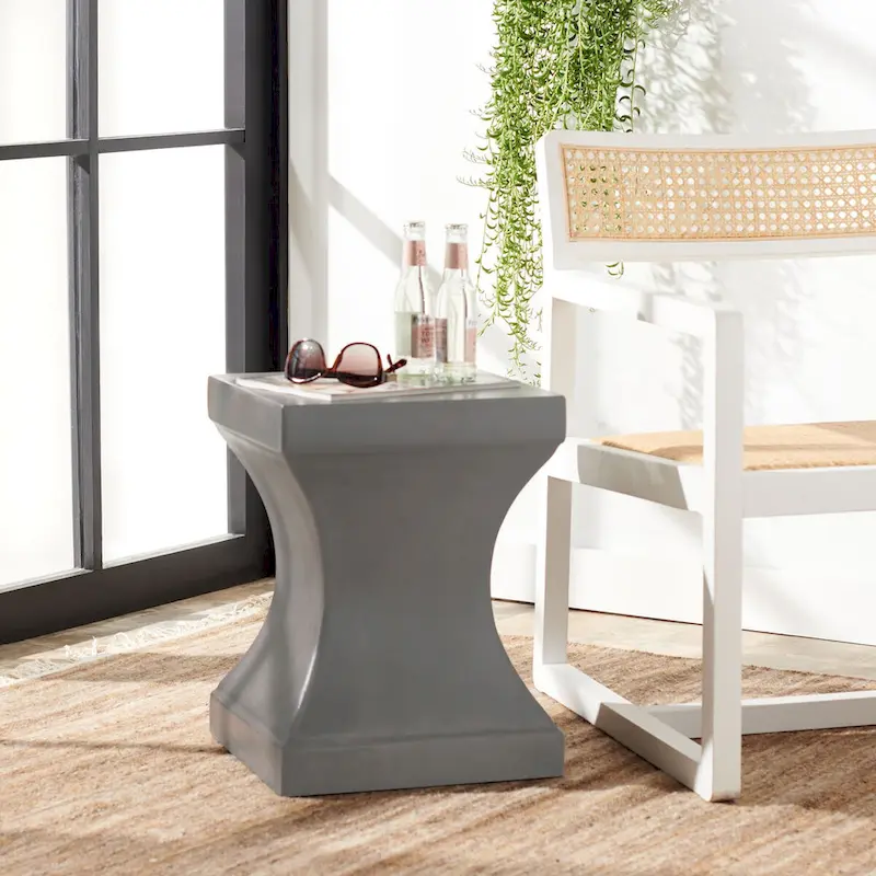 SAFAVIEH Selvaggia Concrete Indoor/ Outdoor Accent Table - 13.7x13.7x17.7 - 14Wx14Dx18H