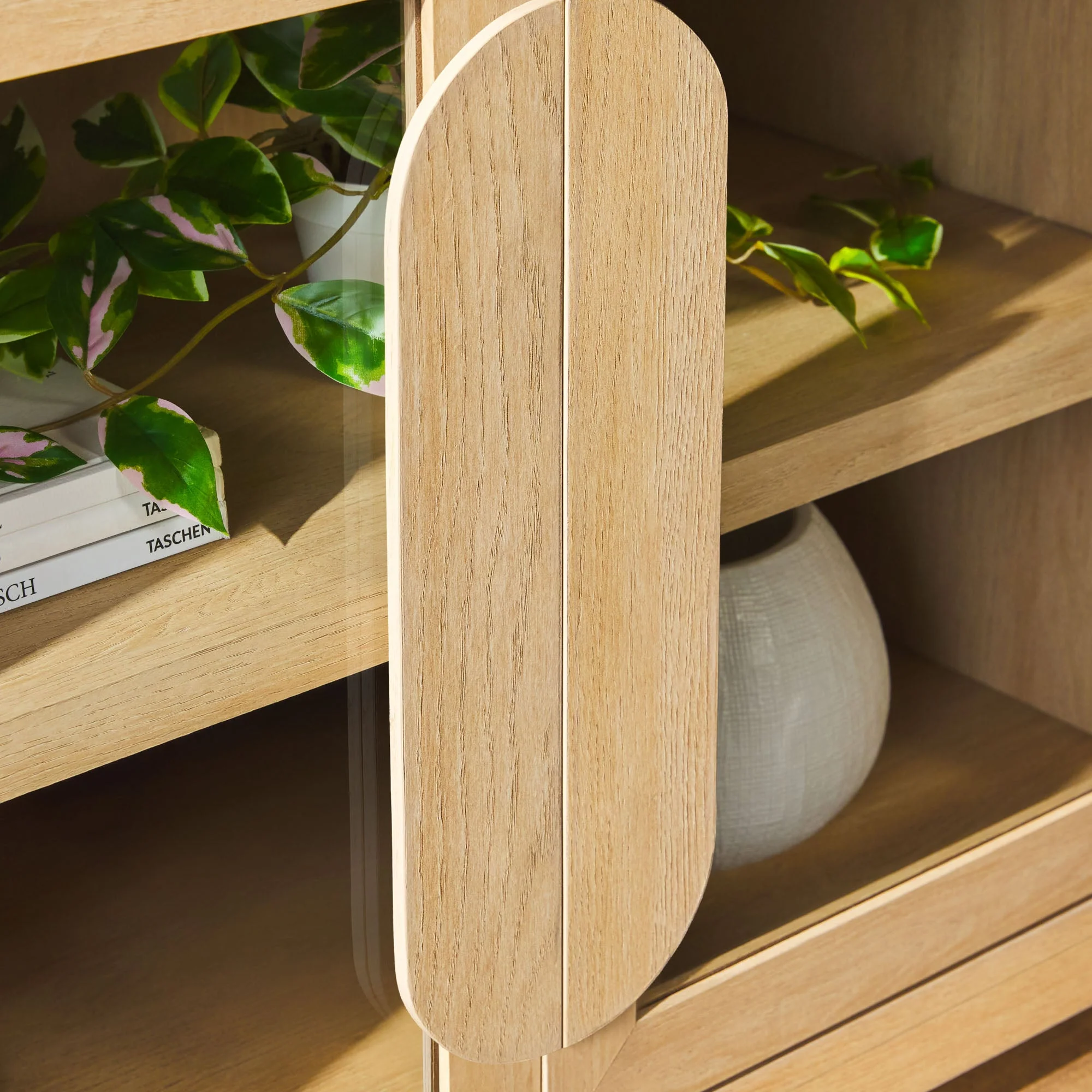 Chantelle Modern Curve Easy Assembly TV?Stand