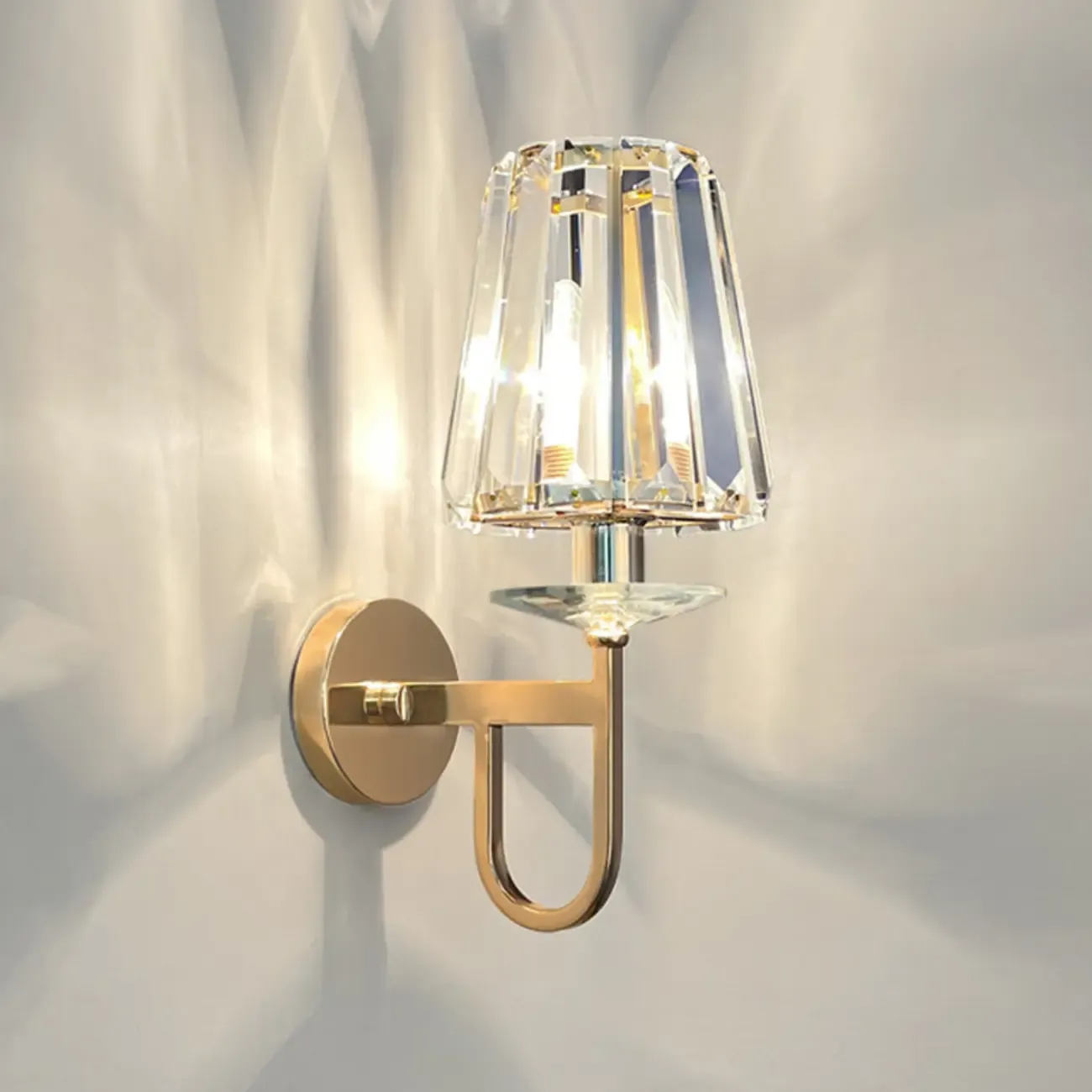 Elegant Crystal Smooth Gilded Metal Wall Sconce