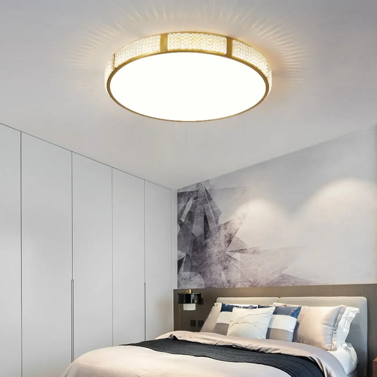 Elegant Gold Round LED Flush Mount Ceiling Light