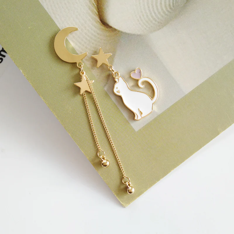 Luninana Earrings -  Mismatch White Cat Earrings YBY007