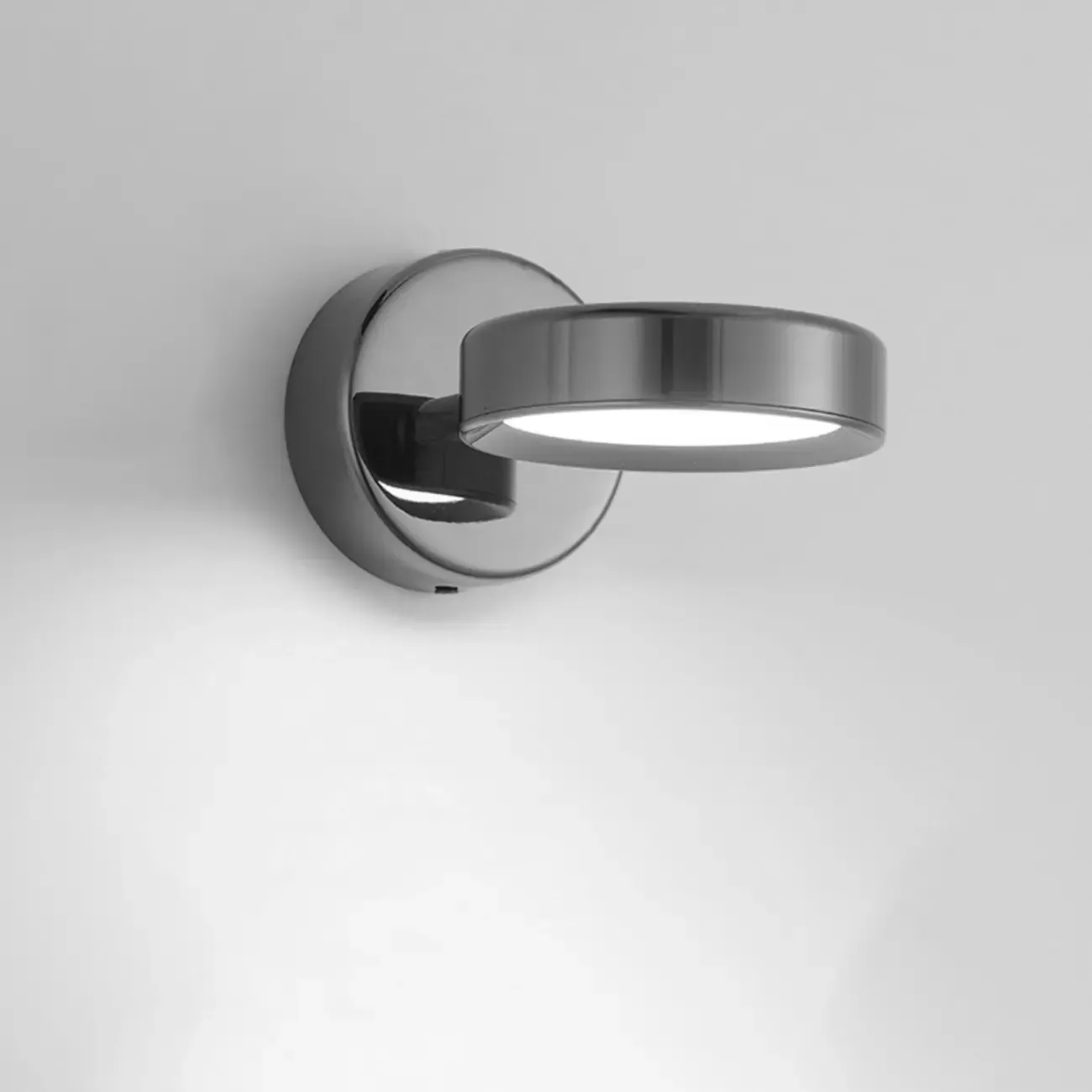 Modish Rotating Circular Chrome Wall Sconce