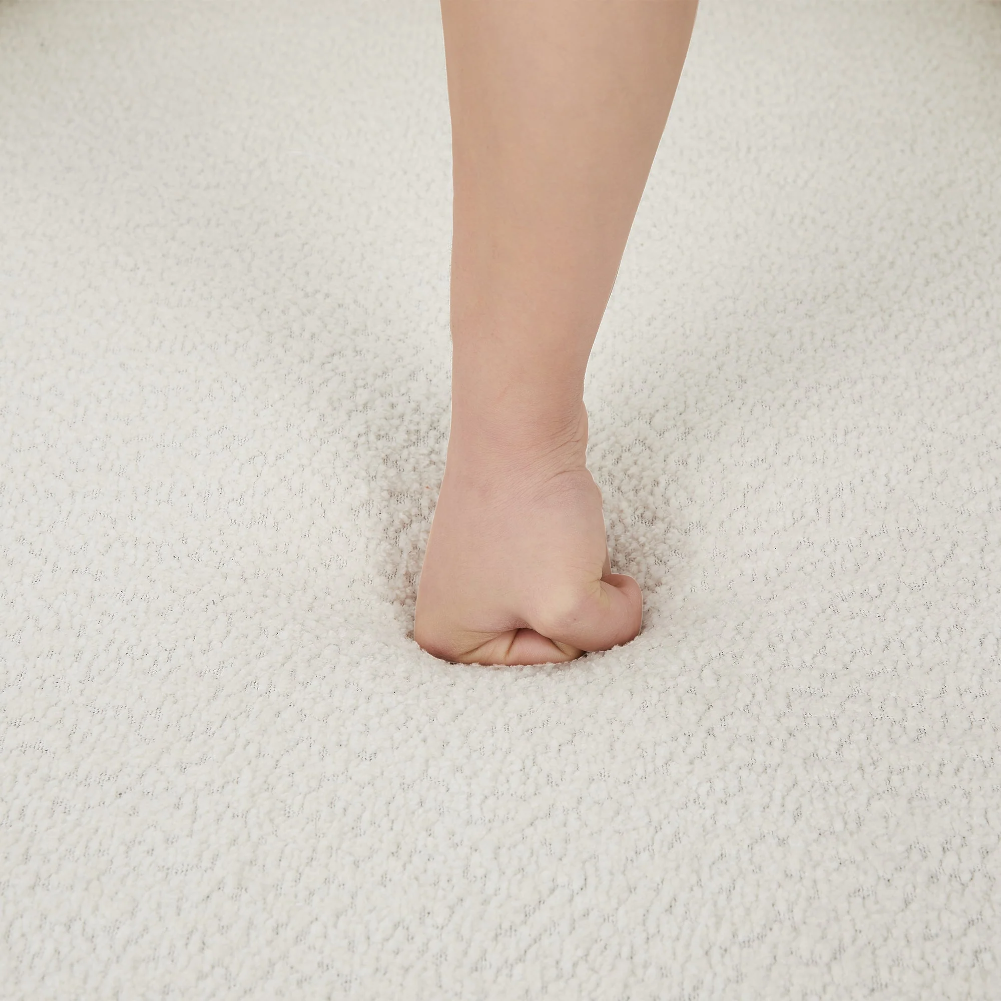 Walker Edison | 360¡ã Swivel Accent Round Sofa Chair with Pillows