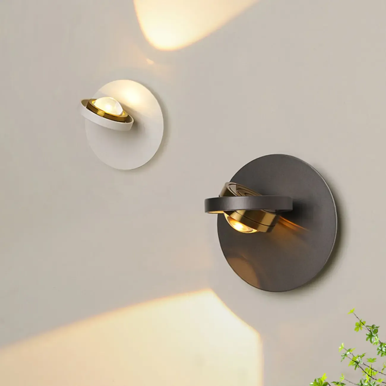 360° Rotatable Transparent Glass Metal Round Reading Wall Lamp