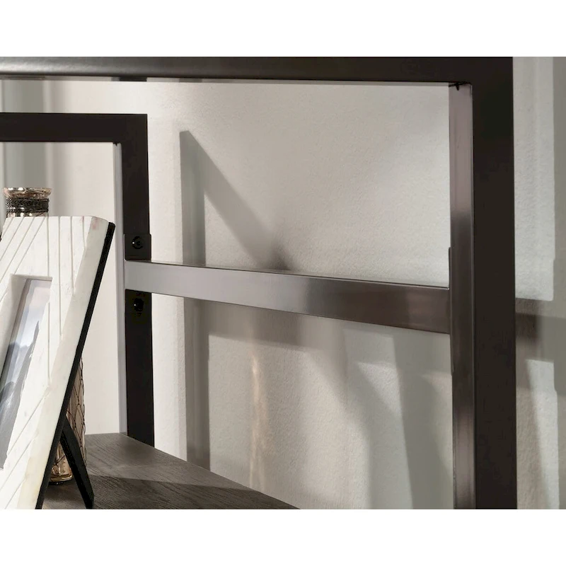 Manhattan Gate Utility Hutch Mo