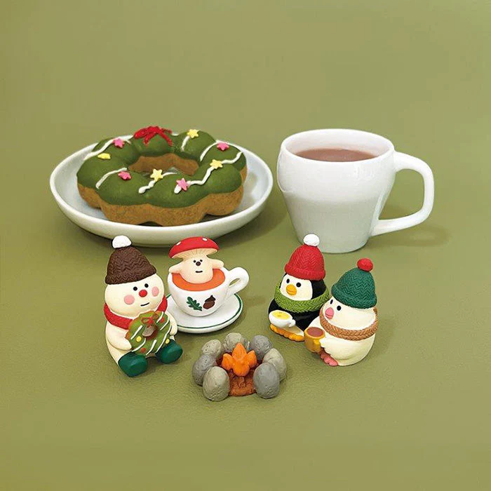 Decole Concombre Figurine - Christmas in Mushroom Forest - Penguin