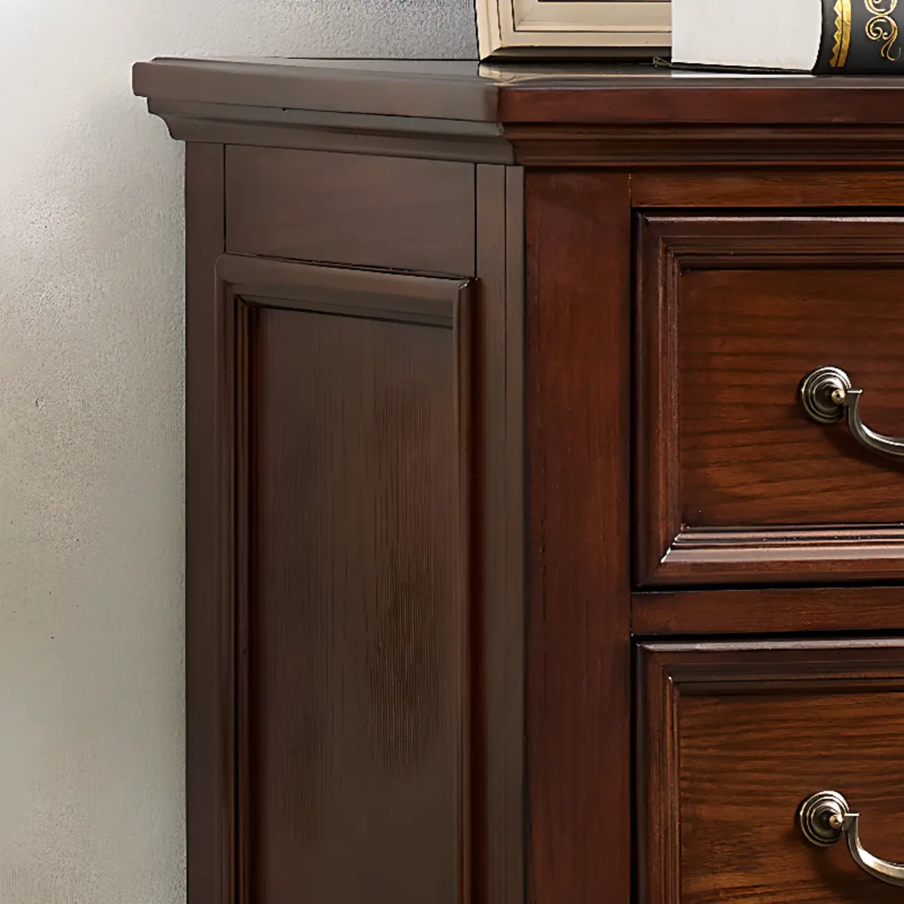 Traditional Brown Bronze Handle Wood 7-Drawer Dresser