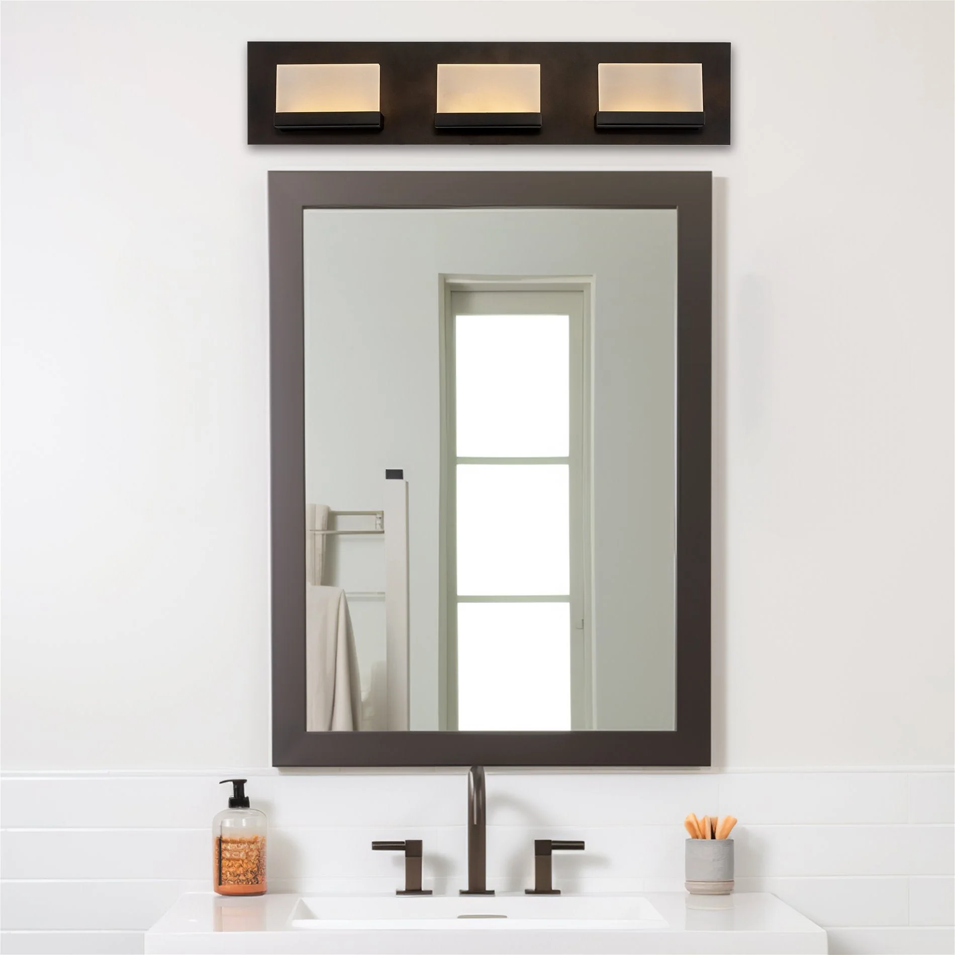 Everett 24 Modern 3-Light 30W Integrated LED (180W eq.) Bathroom / Vanity Light