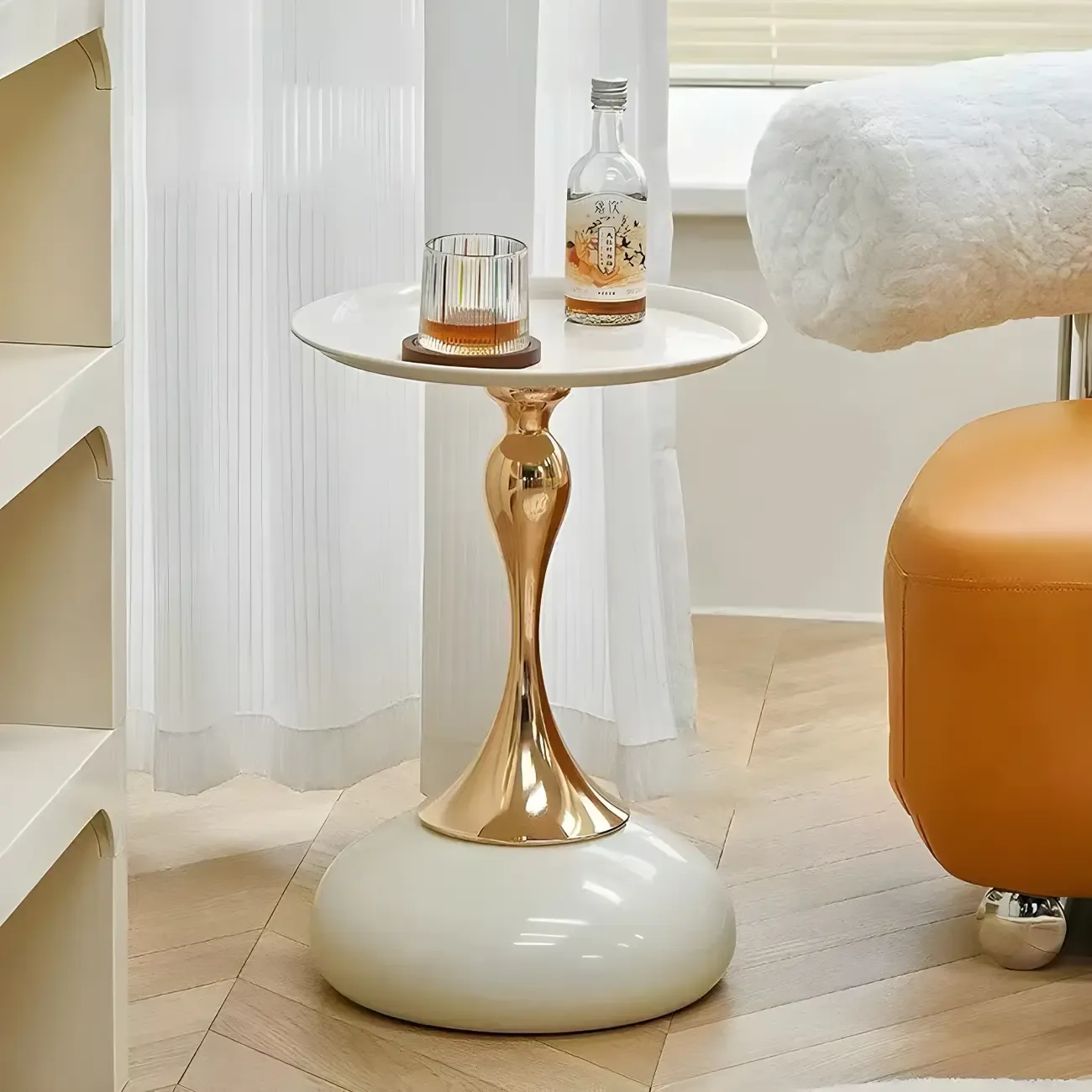 Luxurious Round Metal End Table with Tray for Living Room