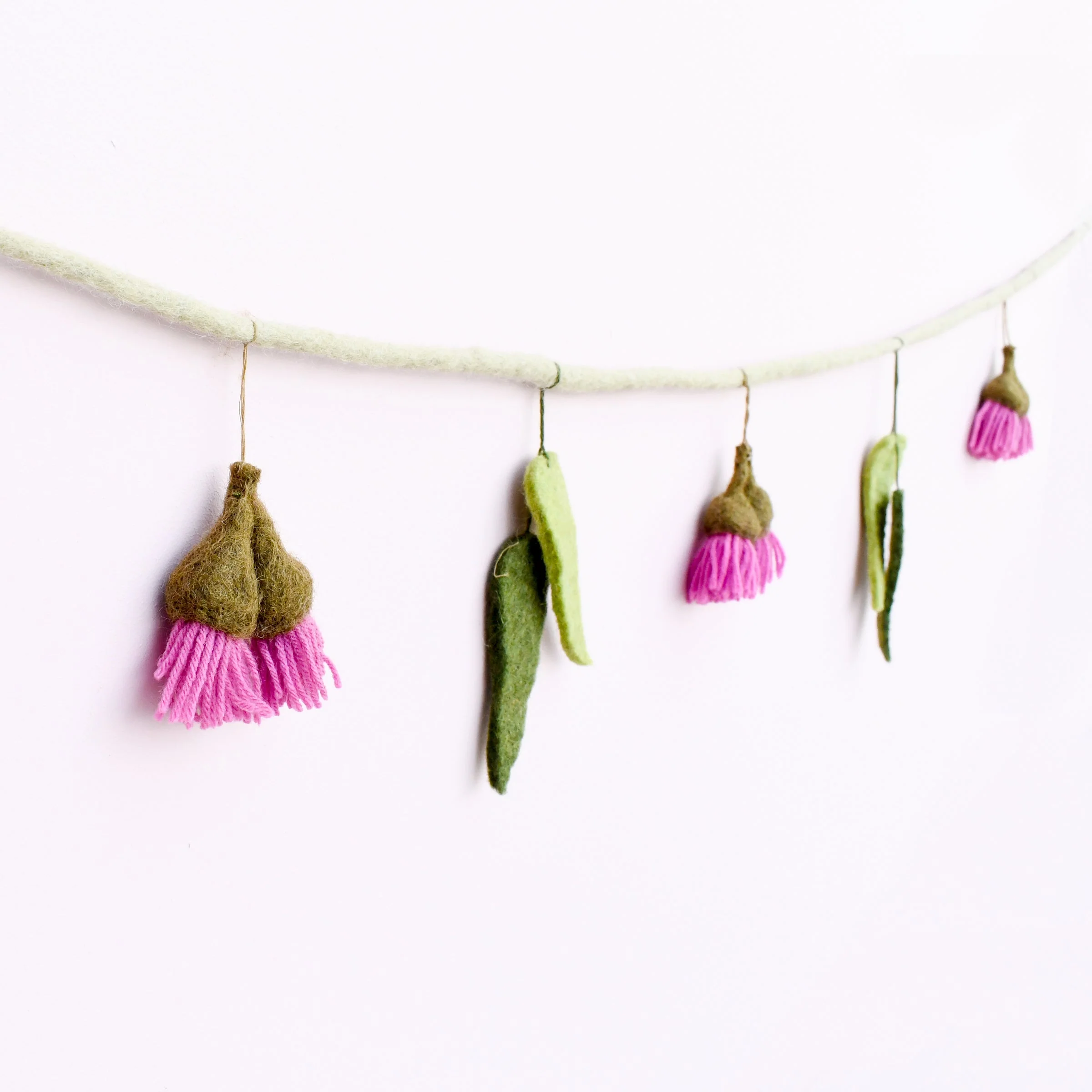Tara Treasures - Eucalyptus and Gum Blossoms Garland