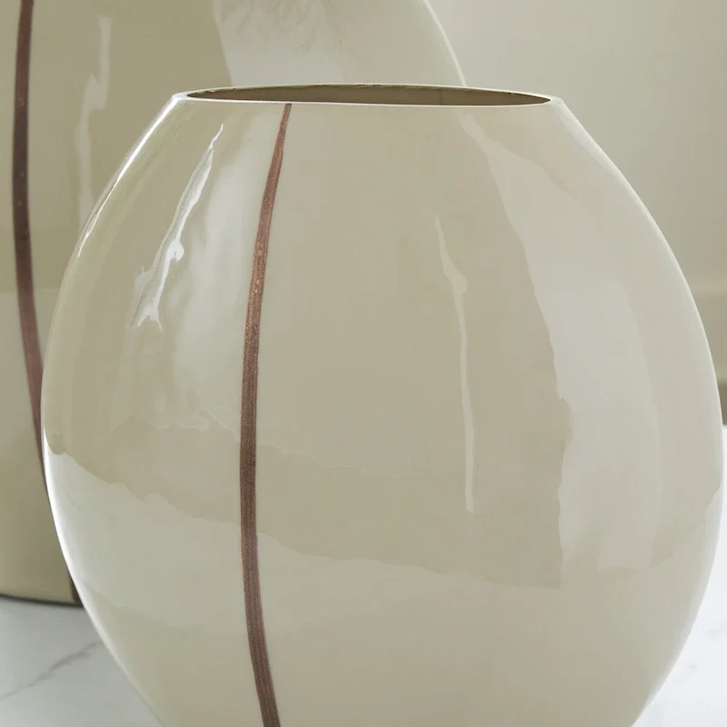 Signature Design by Ashley Sheabourne Cream/Brown Vase