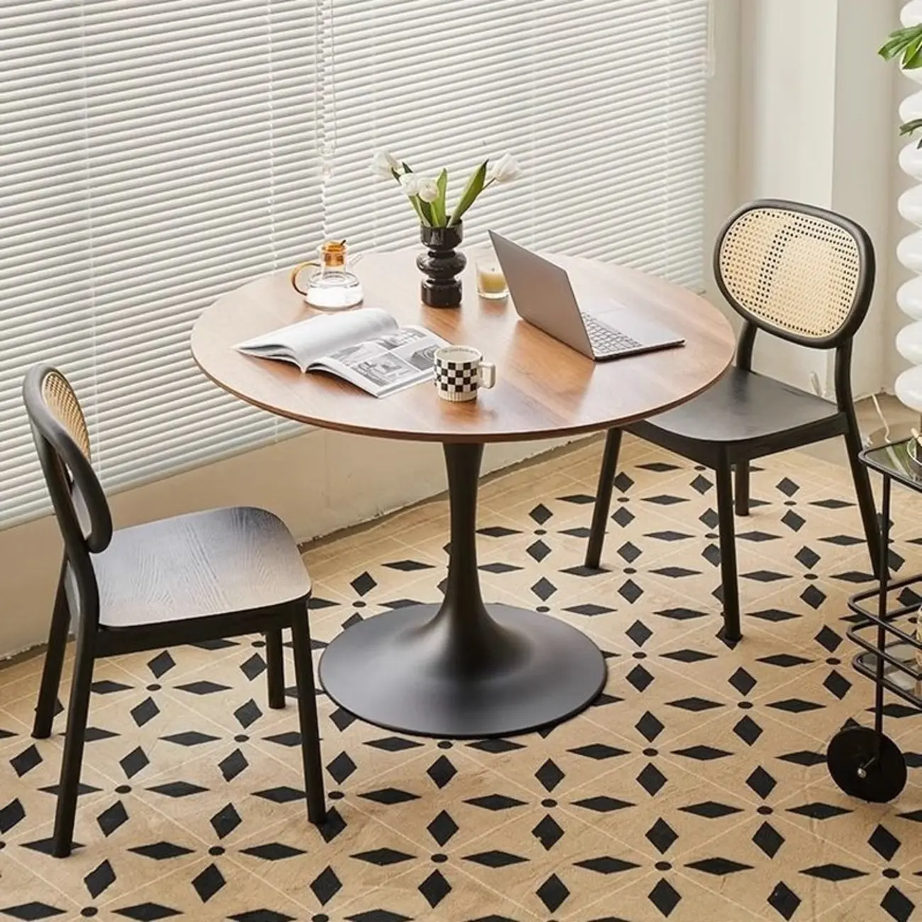 Casual Black Metal Wood Round Dining Table