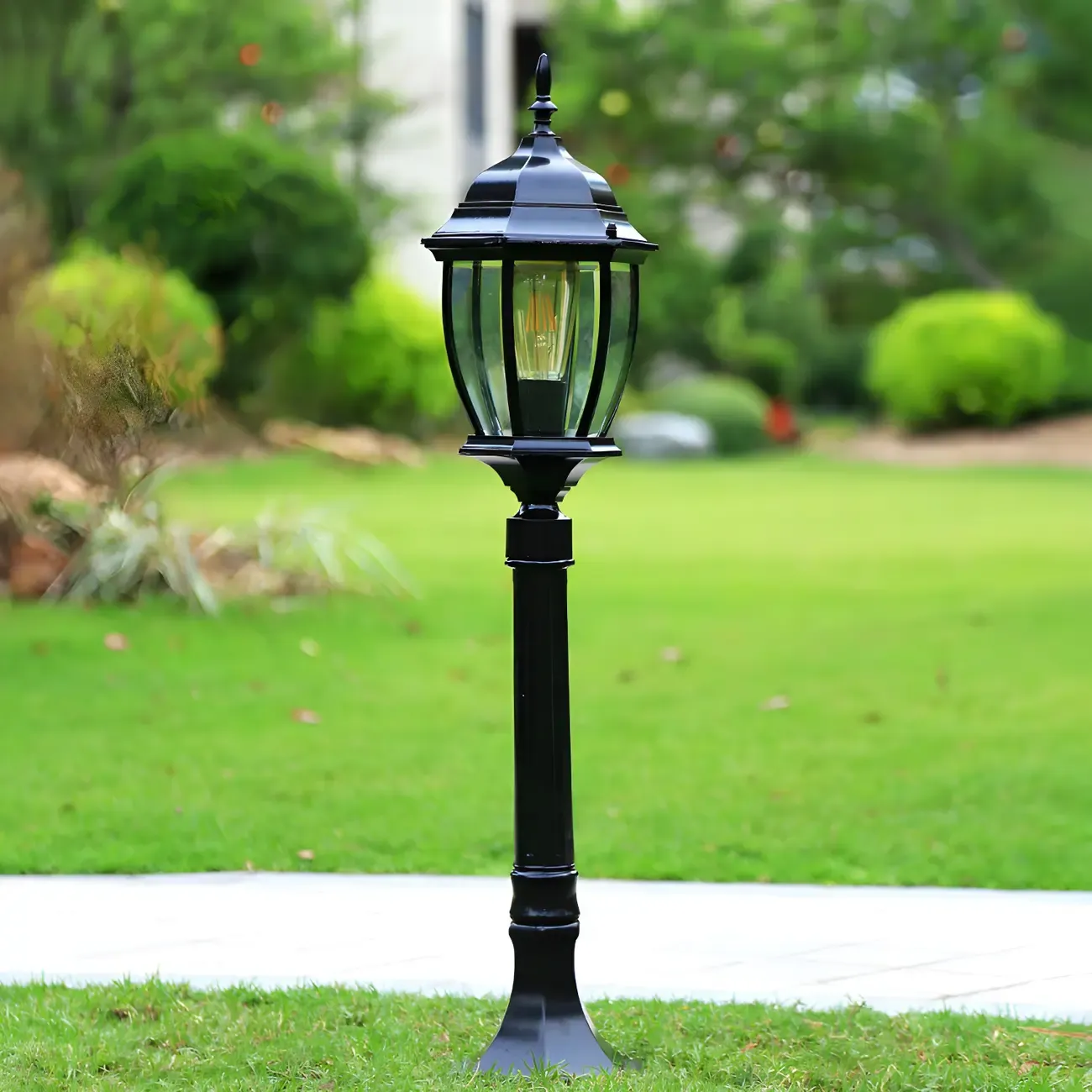 Vintage Post Lantern Durable Metal Landscape Lighting