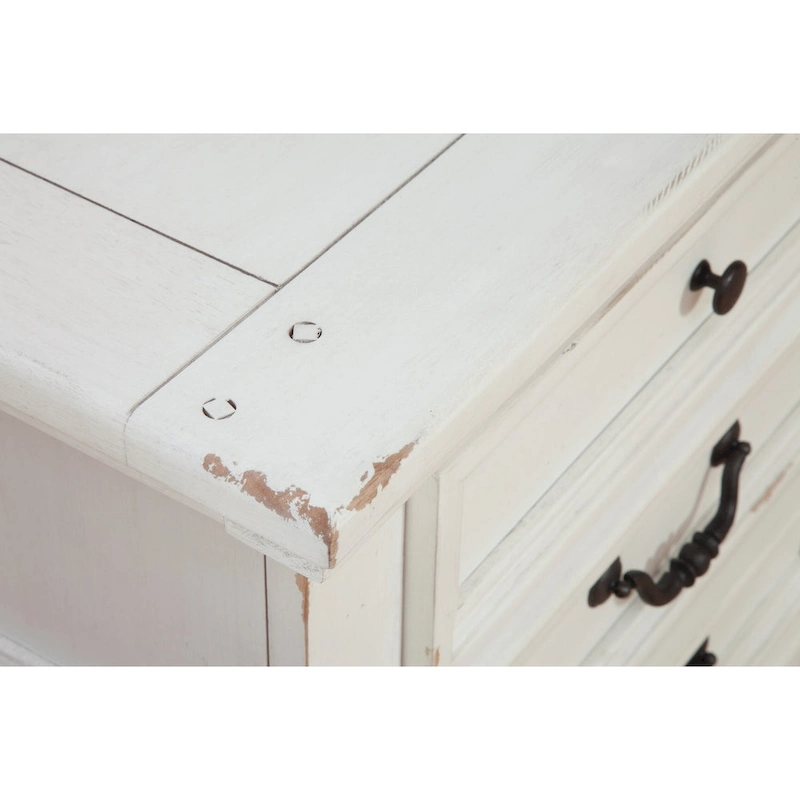 Lakewood 5-drawer Chest