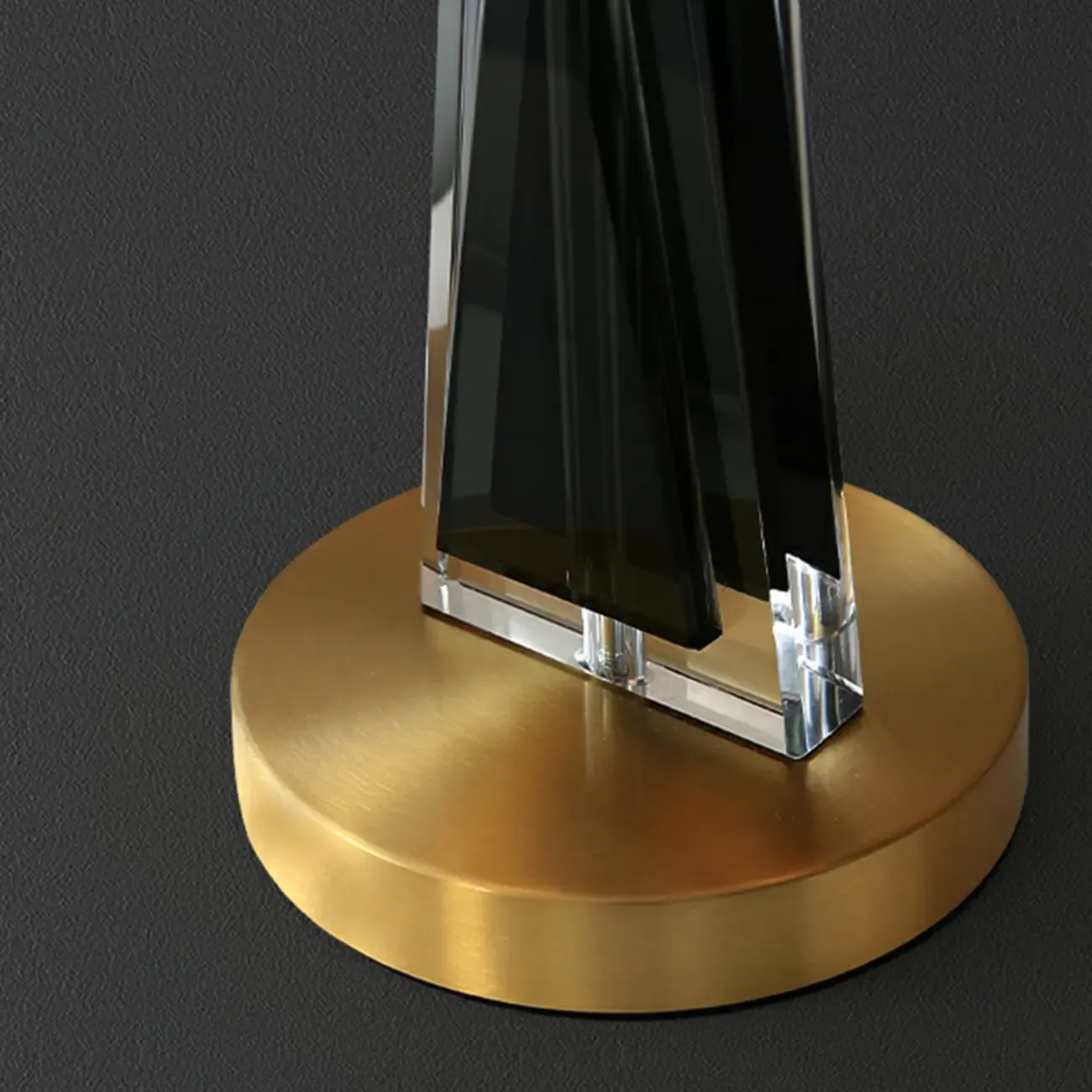 Modern Barrel Shade Gold Metal Table Lamp