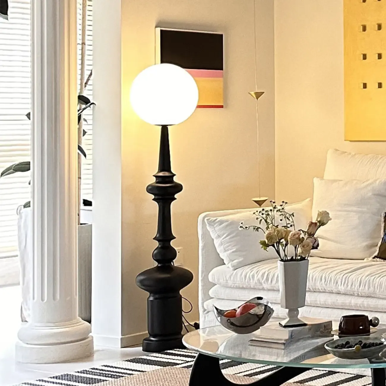 Modern Vertical Black LED Globe Floor Lamp for Living Room