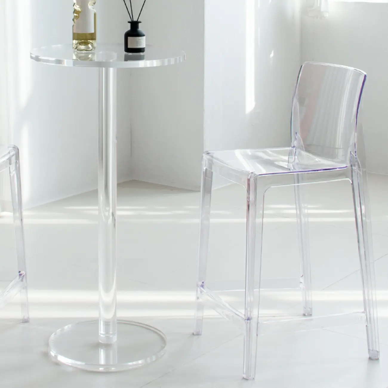 Modern Clear Acrylic Round Pedestal Bar Tables