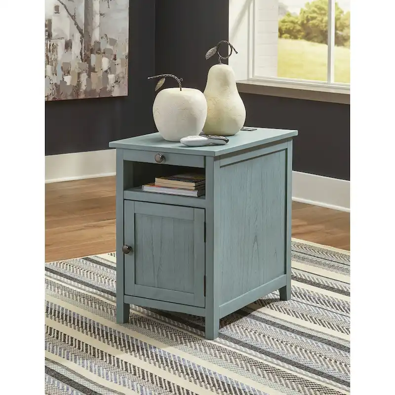 Signature Design by Ashley Treytown Chairside End Table - 16W x 24D x 24H