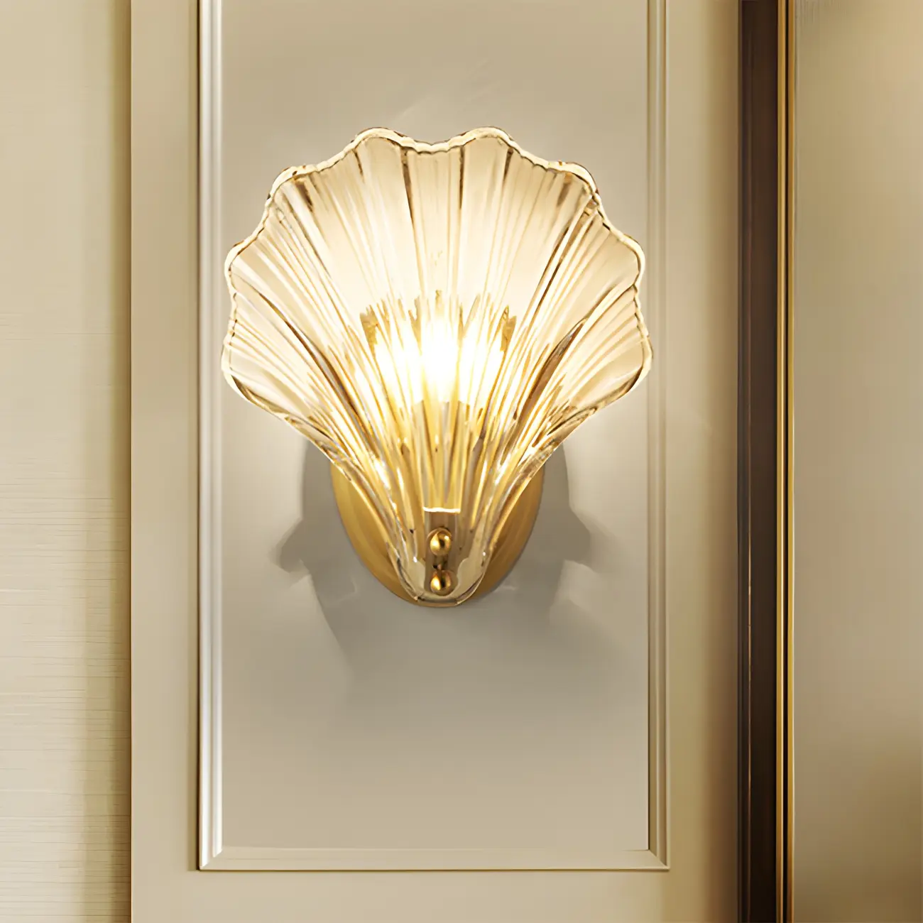 Artistic Glass Gold Shell Wall Sconce