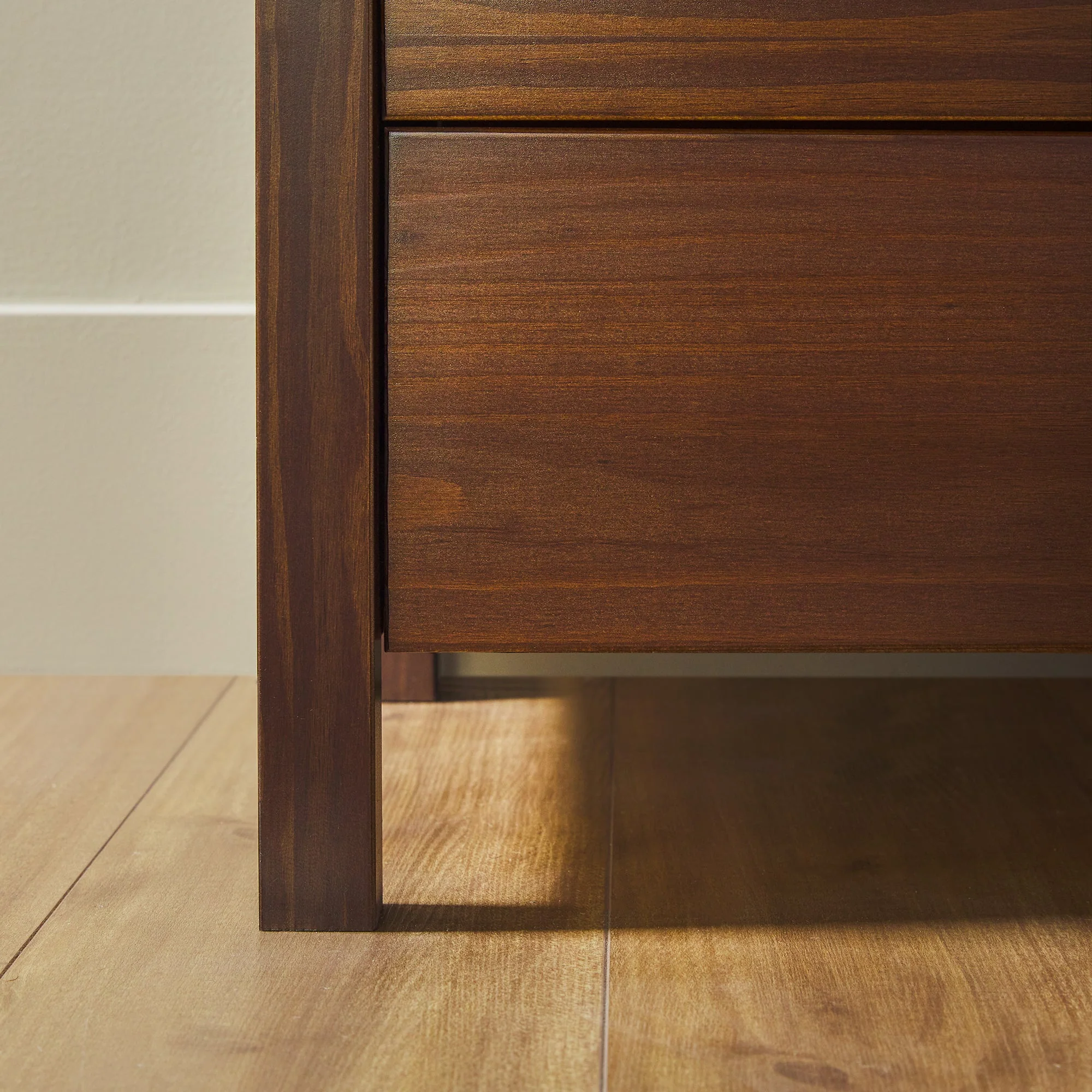 Isla Modern Easy Assembly Solid Wood 6-Drawer Dresser with Glass Top