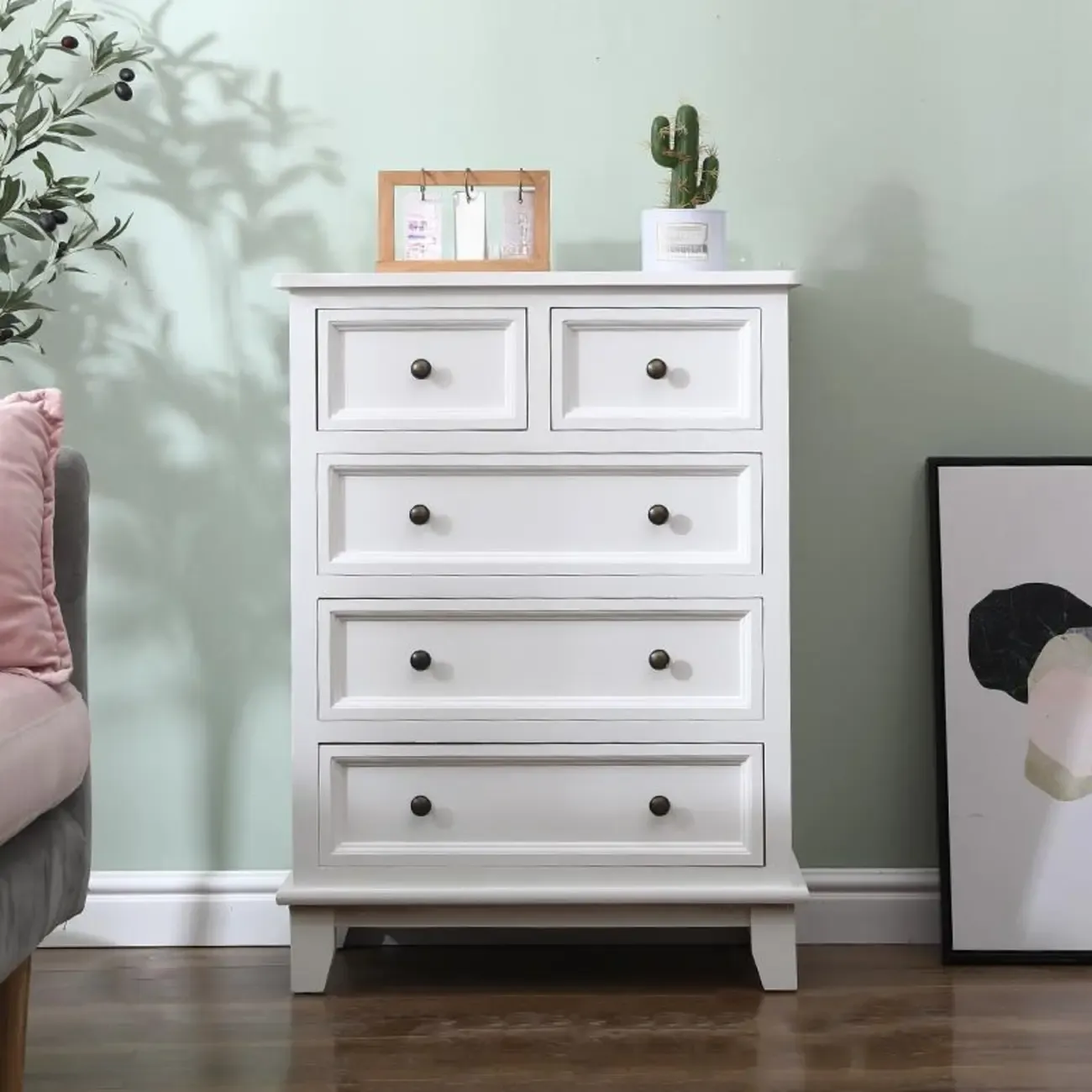 Elegant Wooden 7-Drawer White Dresser with Metal Handle