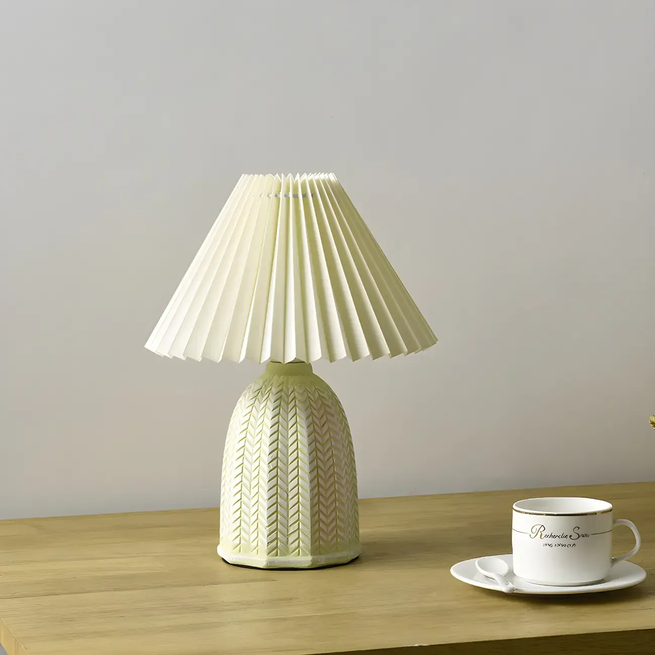 Country Style Pleated Shade Ceramic Table Lamp