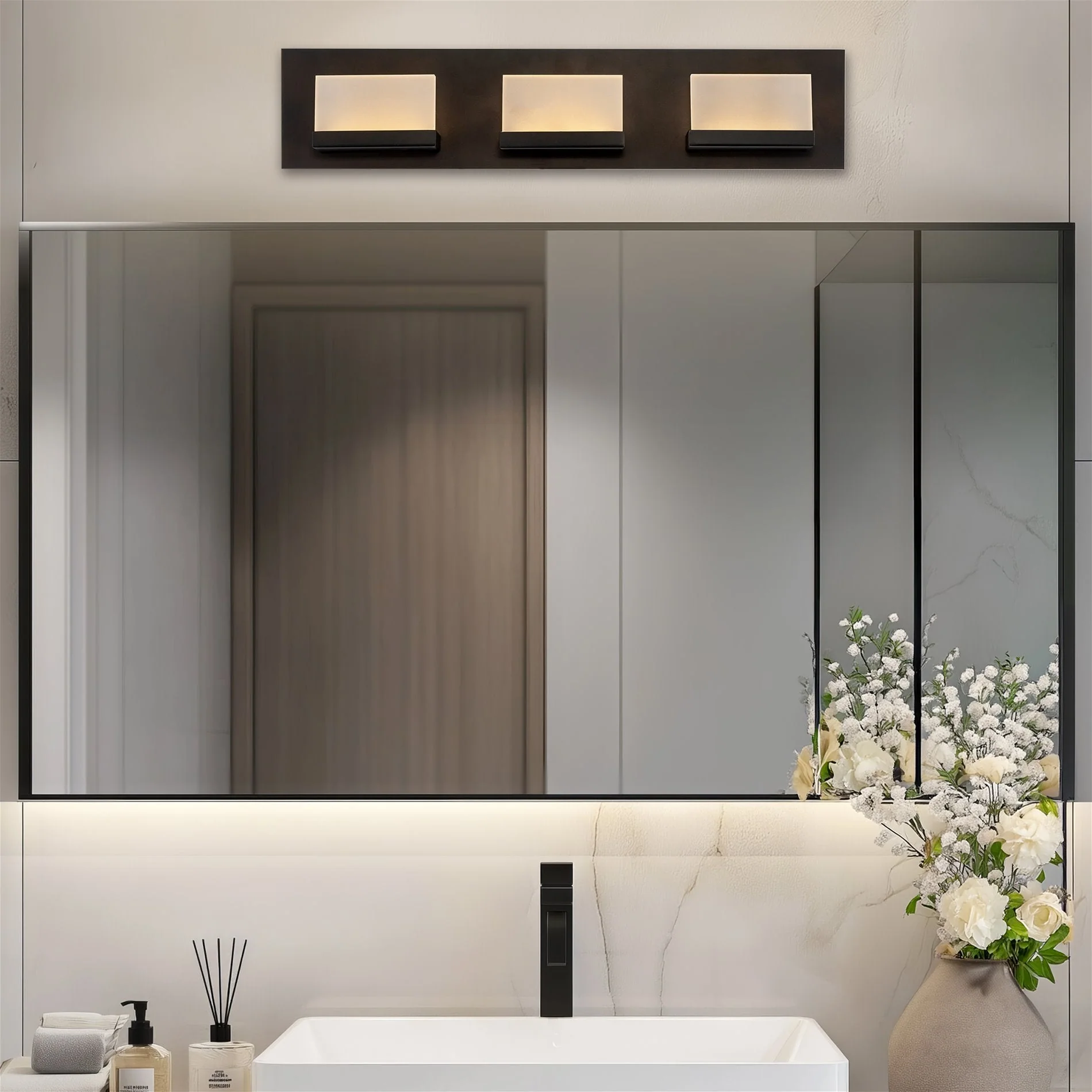 Everett 24 Modern 3-Light 30W Integrated LED (180W eq.) Bathroom / Vanity Light