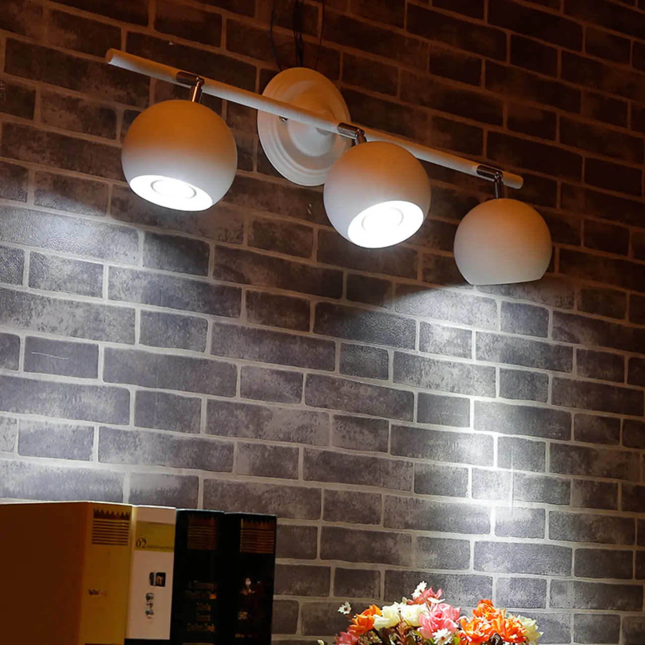 Adjustable Modern Linear Iron Globe Track Wall Sconce