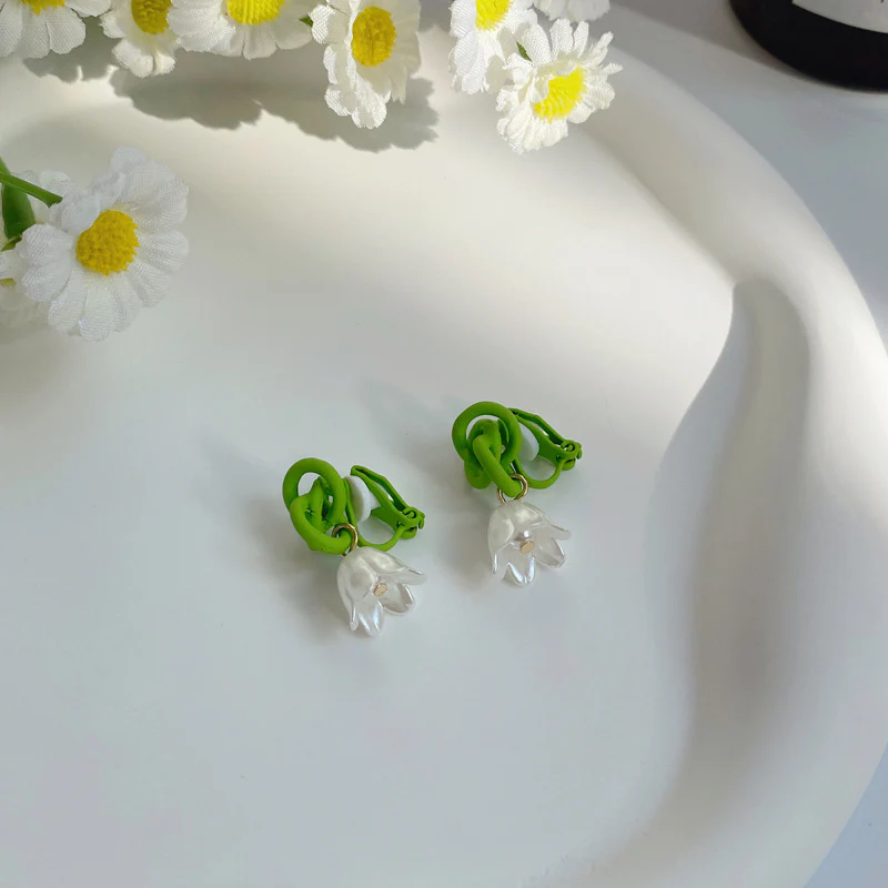 Luninana Clip-on Earrings -  White Bluebell With Dark Green Knot YBY077