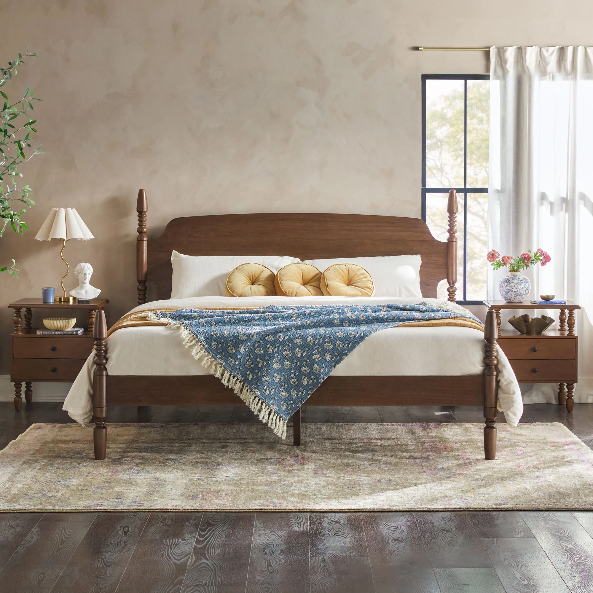 Traditional Vivienne Easy Assembly Solid Wood Bed