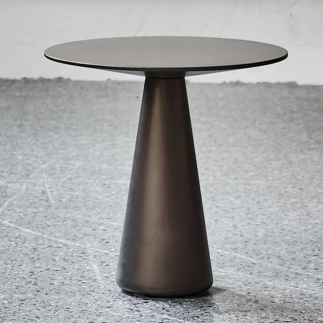 Brown Modern Round Tabletop Metal Pedestal Side Table