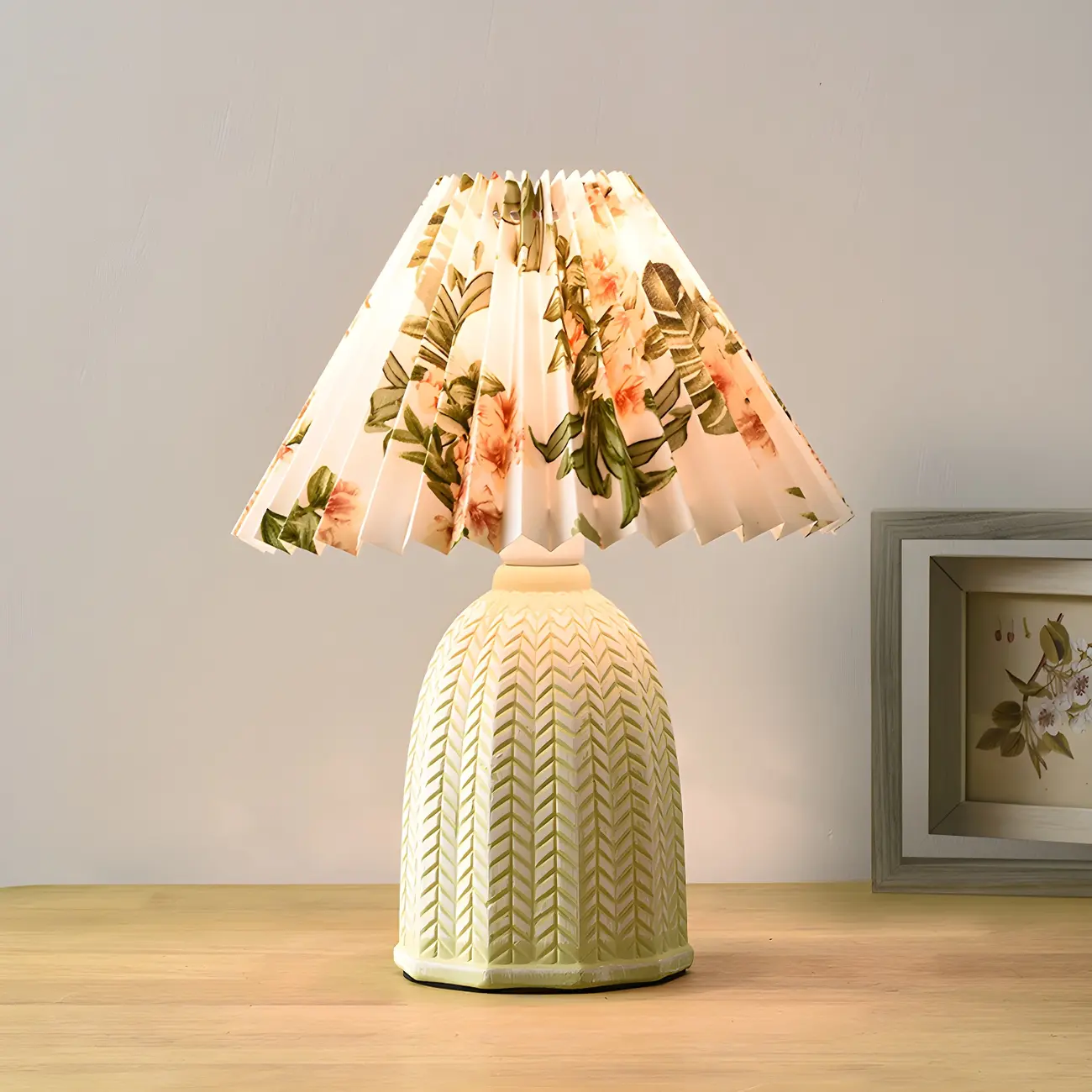 Country Style Pleated Shade Ceramic Table Lamp