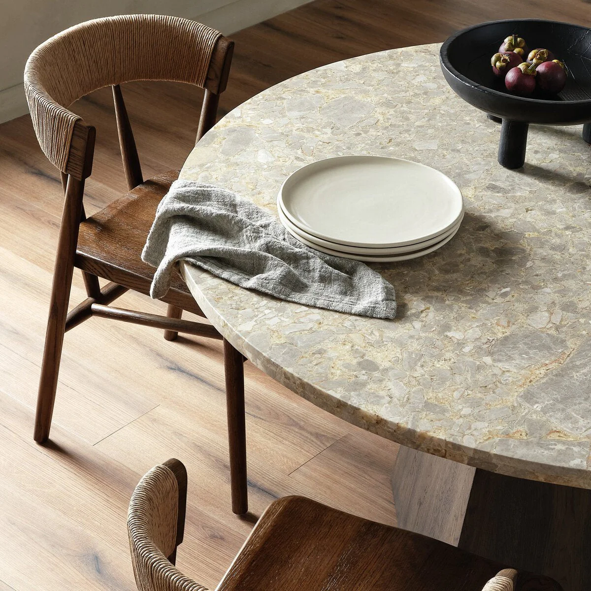Brisa Round Dining Table 55