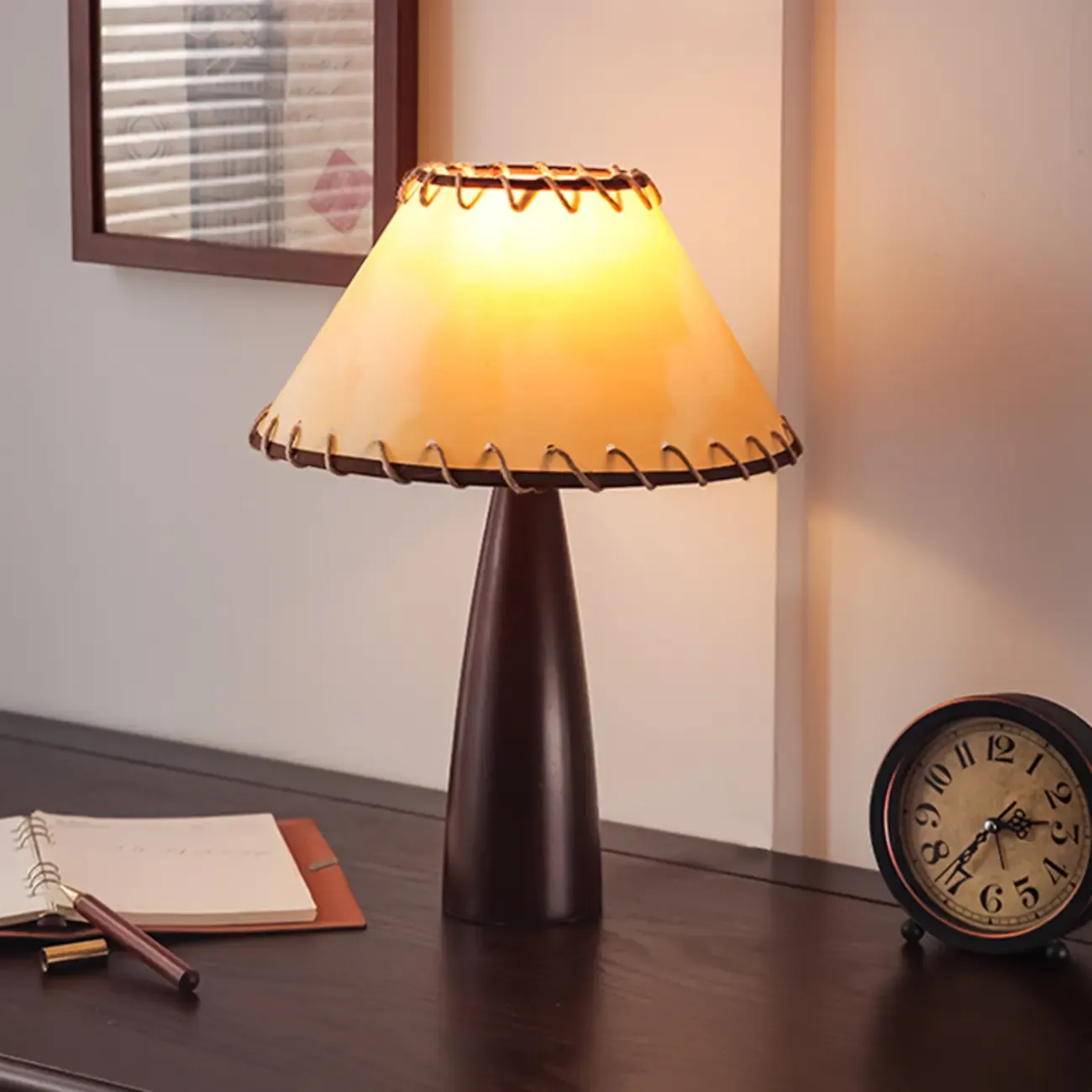 Elegant Fabric Shade Vintage Table Lamp with Pull Chain