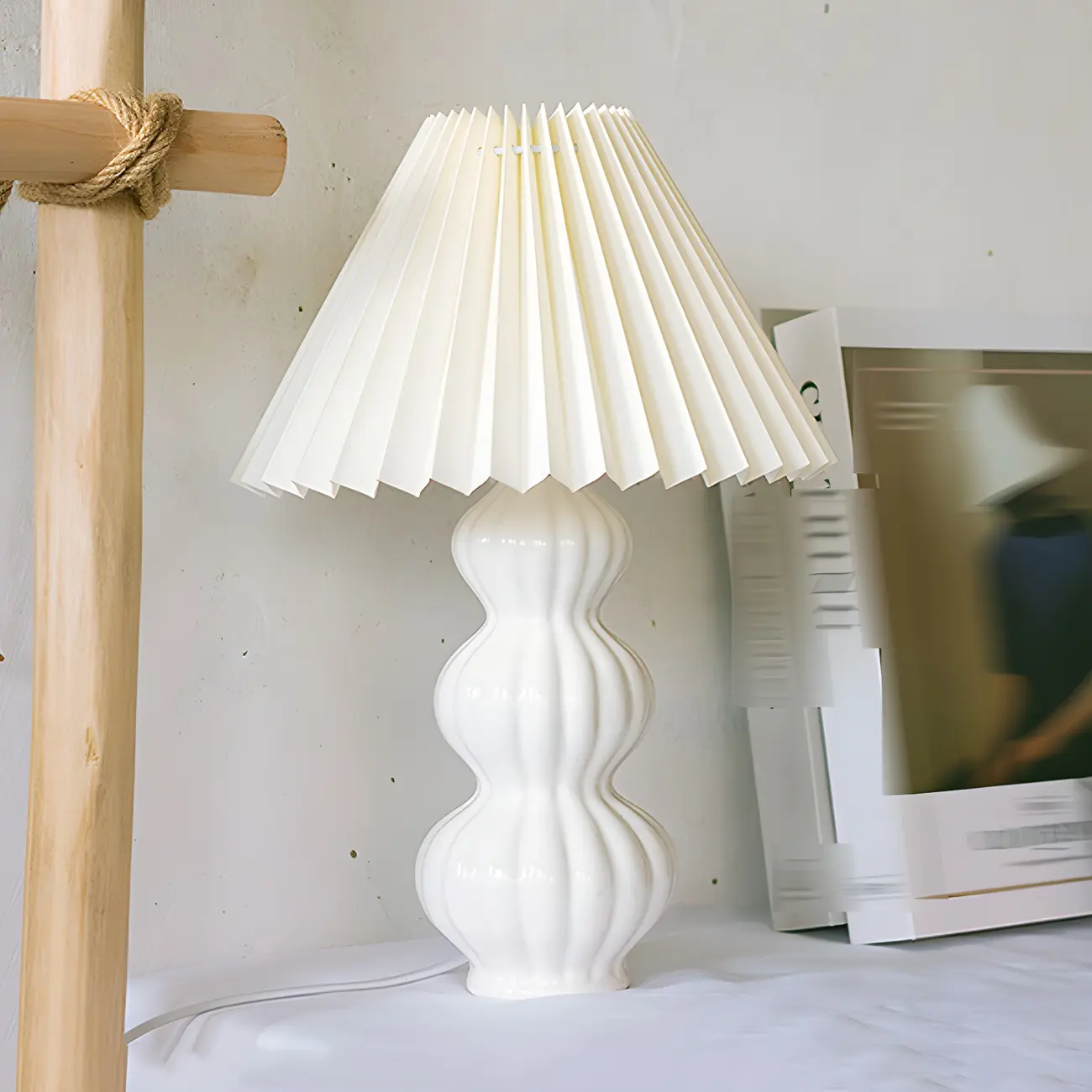 Nordic Pleated Shade Ceramic Table Lamp for Living Room
