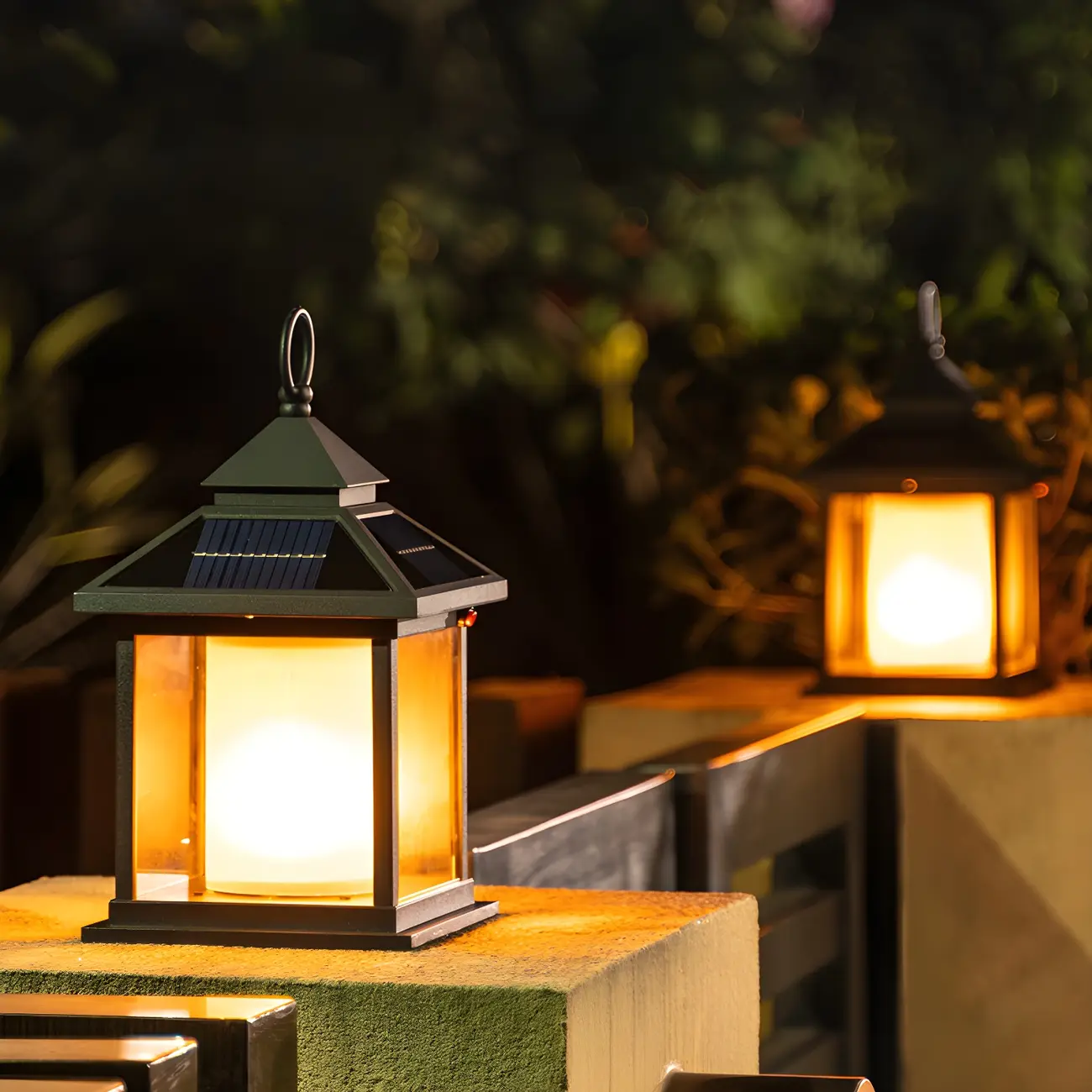 Metal House-Shape Post Cap Light with Handle and Switch