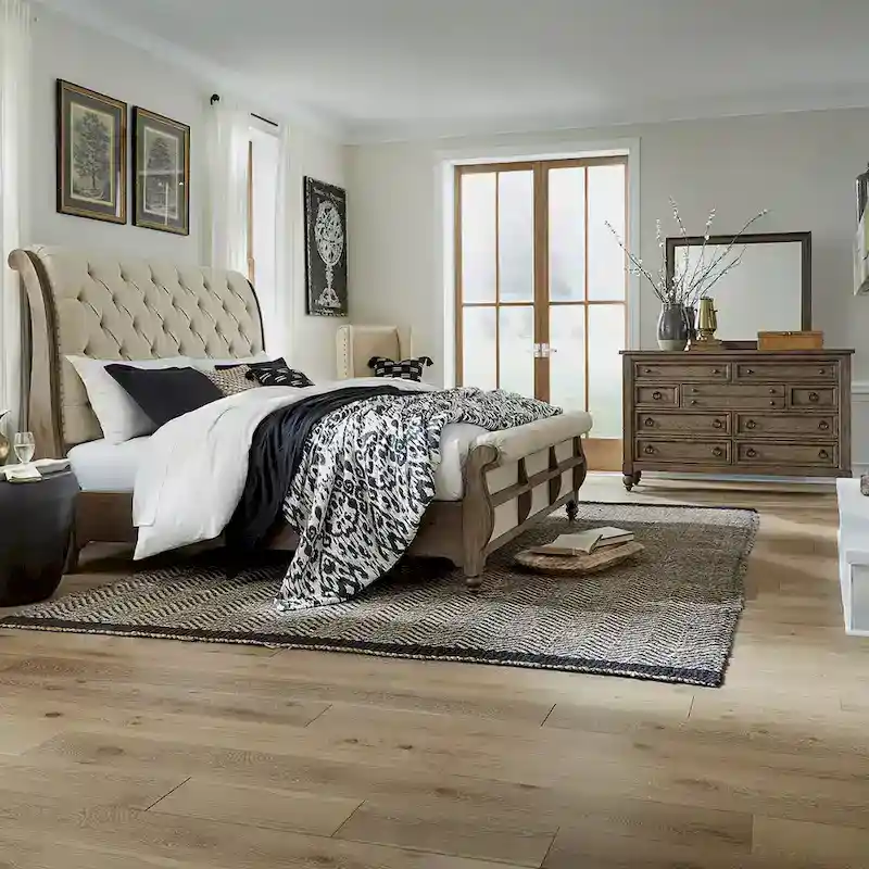 Americana Farmhouse Sleigh Bed, Dresser and Mirror Bedroom Set