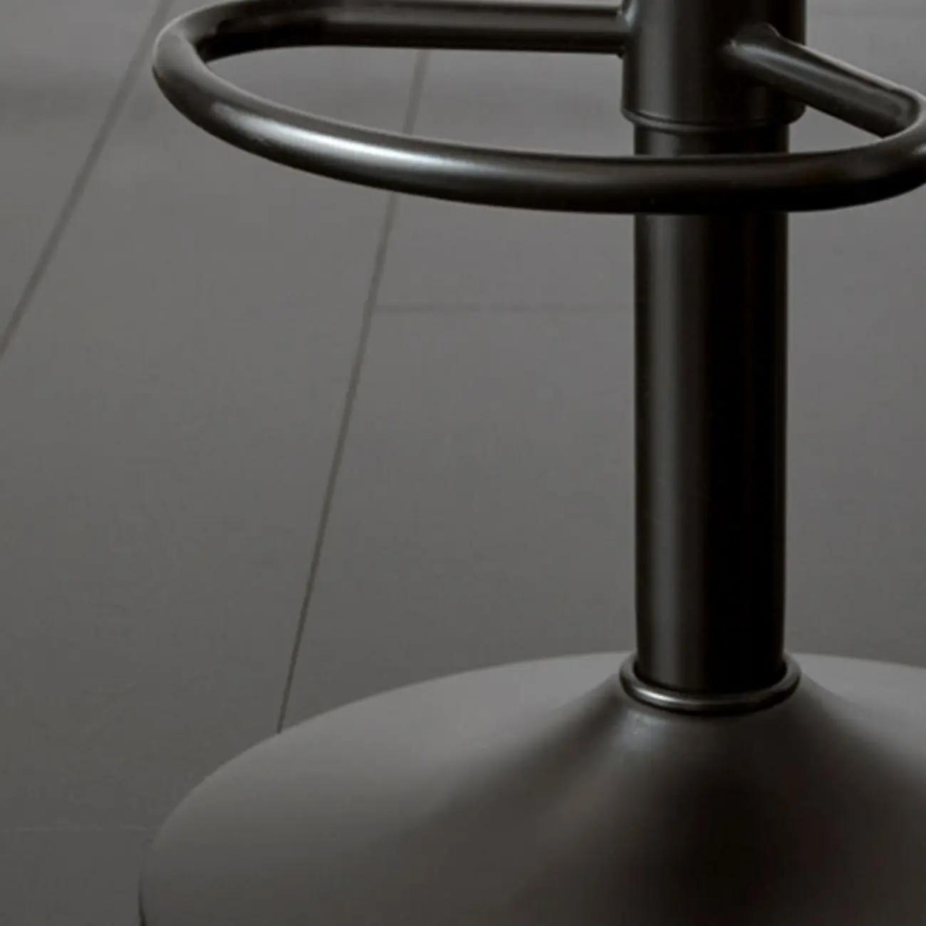 Swivel Upholstered Adjustable Height Home Armed Barstool with Metal Base