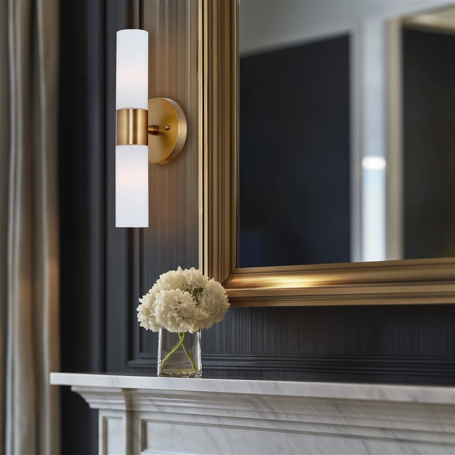 Duo 14 Modern Bathroom / Vanity Wall Sconce