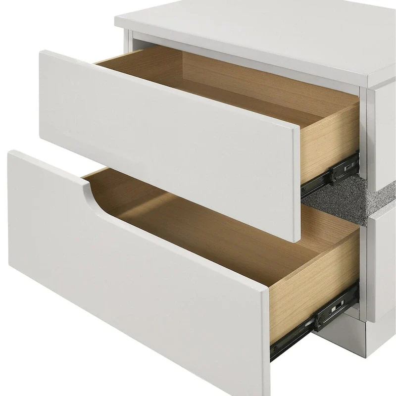 White 4-piece Bedroom Set with Nightstand