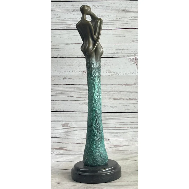 Modern Art Bronze Statue Sculpture Of Kissing Embracing Romantic Couple Lovers Anniversary